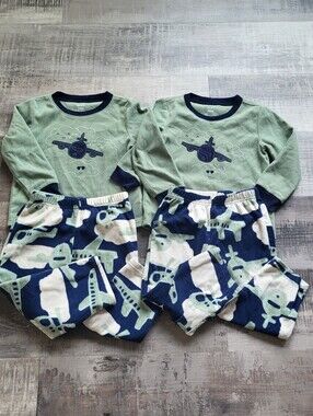 Carter's Fleece Pajama Sets Toddler Boy Size 3T Airplane 2 Sets Twin